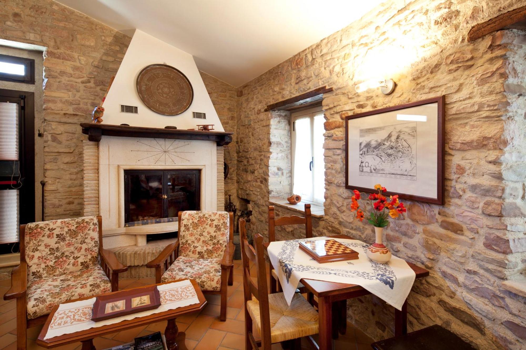 Agriturismo Il Castello Ассизи Экстерьер фото