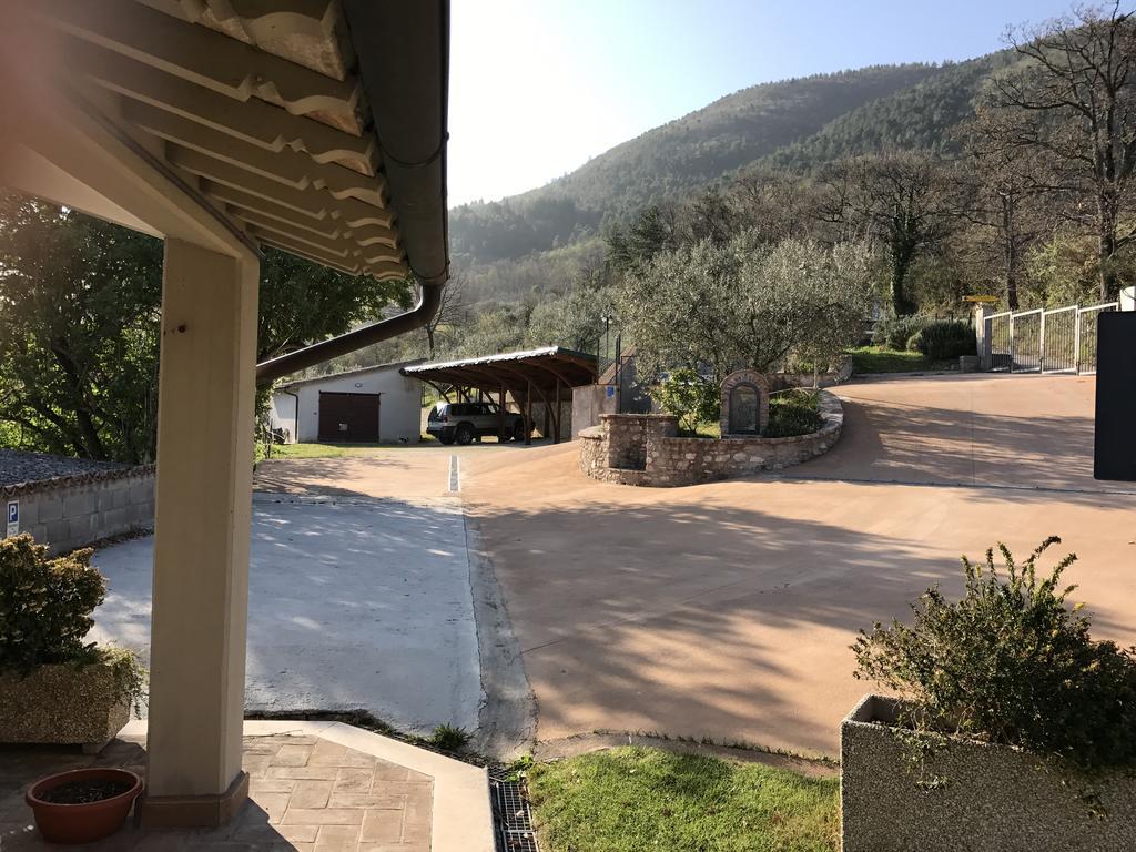 Agriturismo Il Castello Ассизи Экстерьер фото